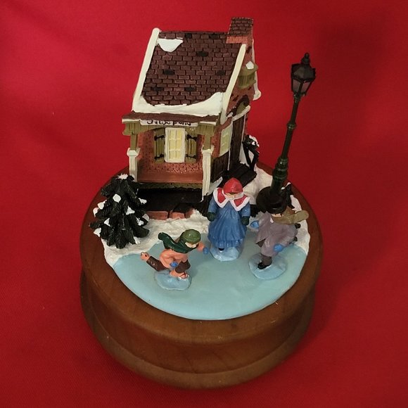 VTG Lighted Heritage Village Childe Pond and Skaters Musical - Picture 7 of 13